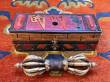 DORJE VAJRA - Donnerkeil Diamantzepter - 18cm - Holzbox mit Mantra - Nepal - Tibet