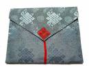 Tibetische Buchhülle - A4 Format - Endloser Knoten - Stoff Tasche - hellblau - Nepal