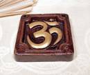 Räucherstäbchen Halter - OM Symbol AUM aus Keramik - braun - Nepal