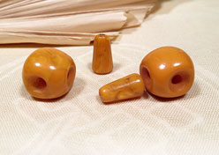 Resin / Amber - grosse Guru Perle mit Stupa - f�r die Gebetskette Mala - Nepal